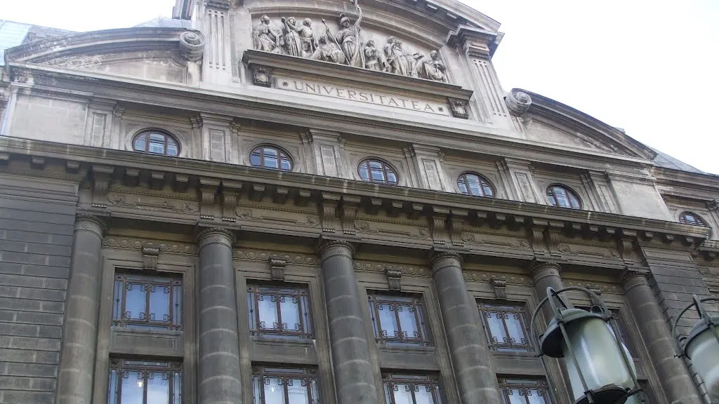 Universitatea din București dă startul admiterii de vară: peste 20.000 de locuri disponibile pentru licență, master și doctorat