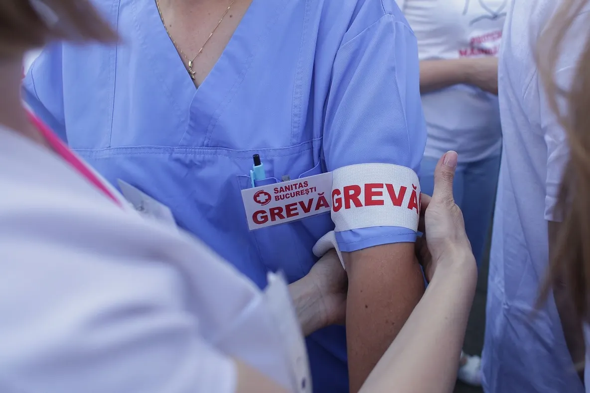 Medicii decid astăzi dacă intră în grevă generală. Spitalele ar putea trata doar urgențele de marți