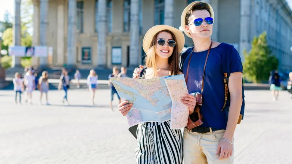 Decizie uriașă la Bruxelles: turiștii pot anula vacanțele fără penalități și își recuperează banii