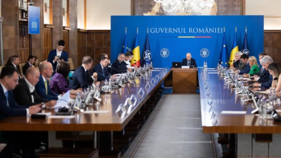 Guvernul urmează să adopte marţi OUG privind declararea situaţiei de criză pe piaţa ţiţeiului şi a produselor petroliere