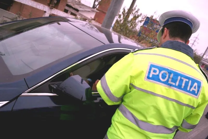 Peste 10 șoferi, transformați în pietoni de oamenii legii