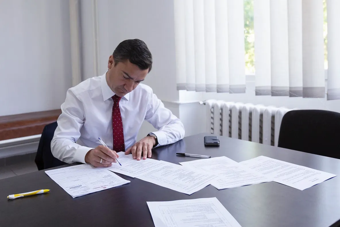 Chirica pare că a intrat în campanie: îi cere lui Iohannis să prioritizeze autostrada