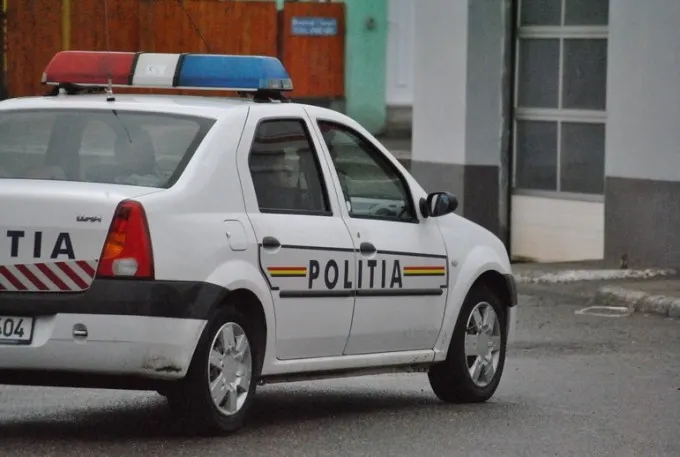 Anchetat pentru două pachete cu cafea