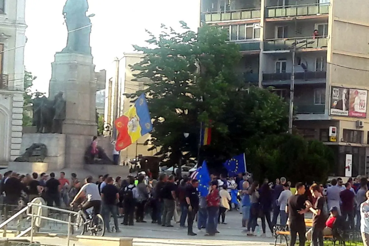 UPDATE: Protestatarii ieșeni, interziși în Piața Victoriei