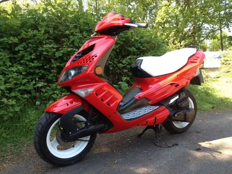 Cercetat de Poliţie din pricina unui moped