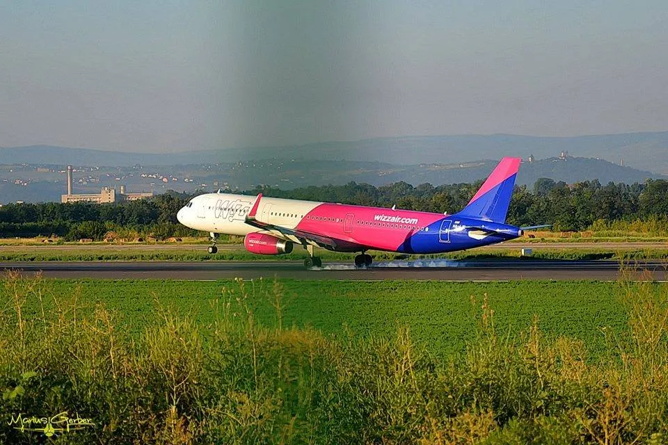 Wizz Air își extinde baza de la Iași