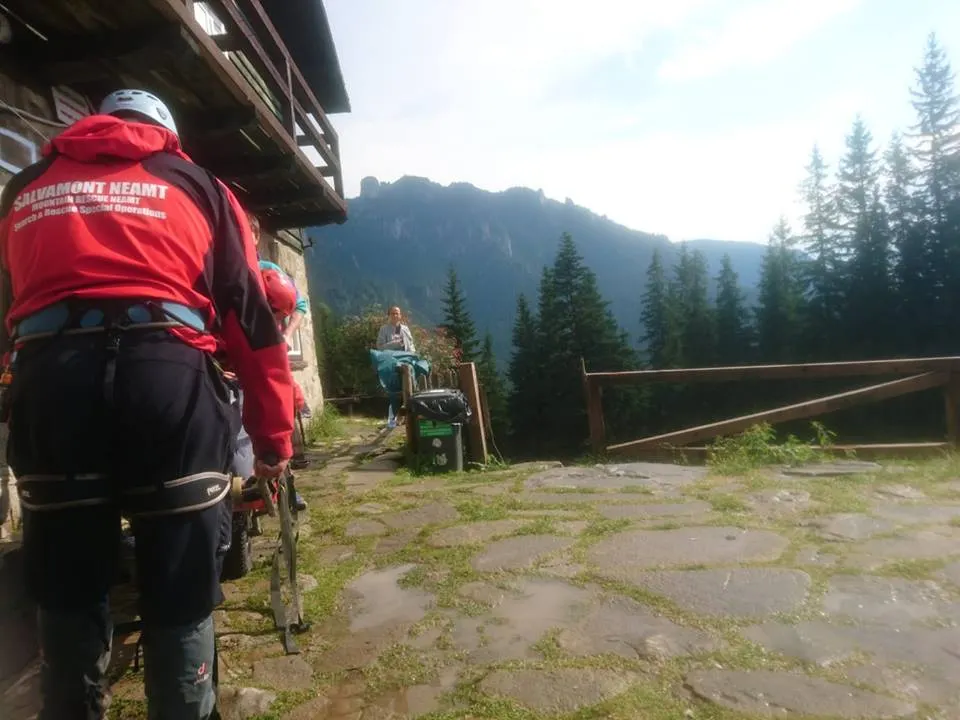 Turist ieșean, rănit grav în județul Neamț