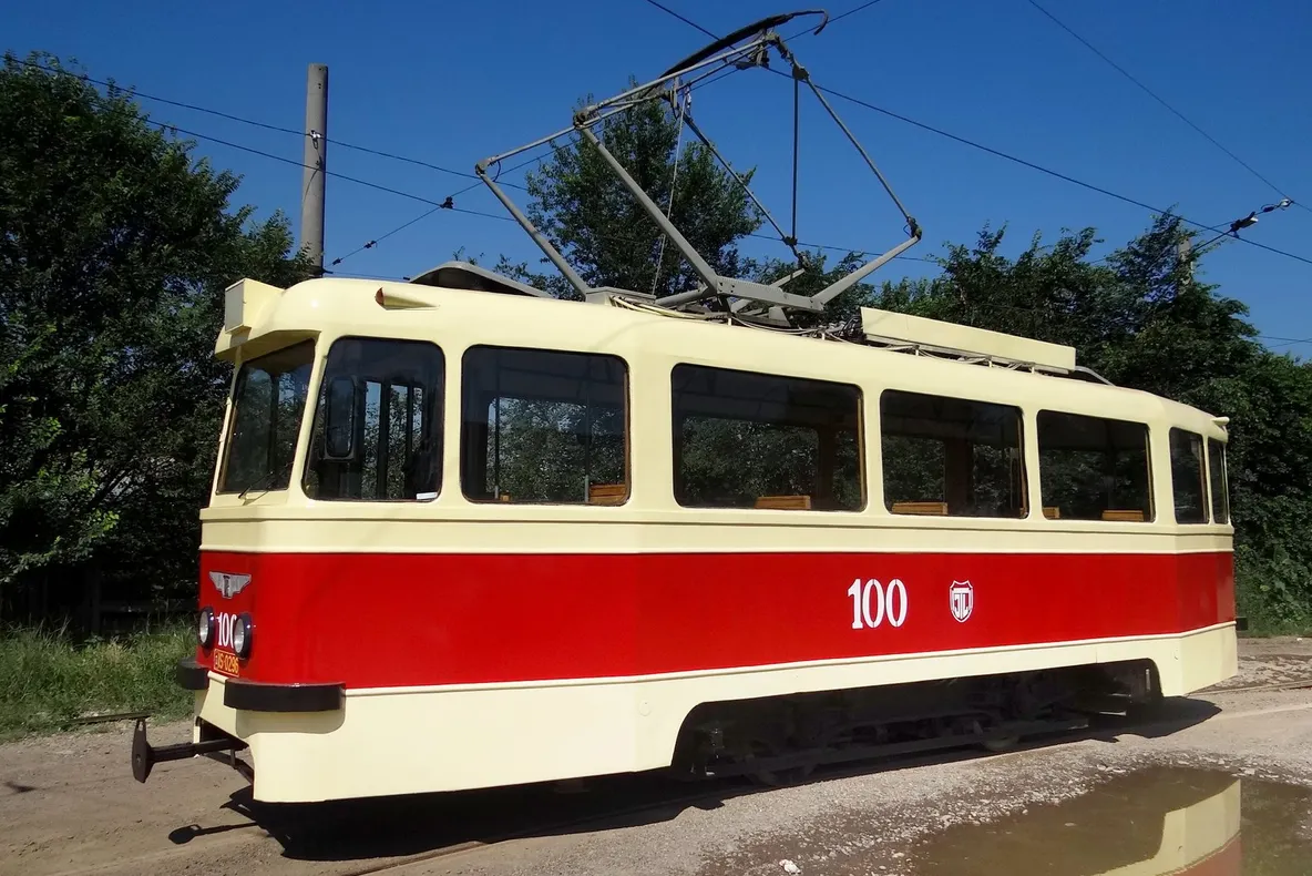 Plimbare cu Tramvaiul Comunismului