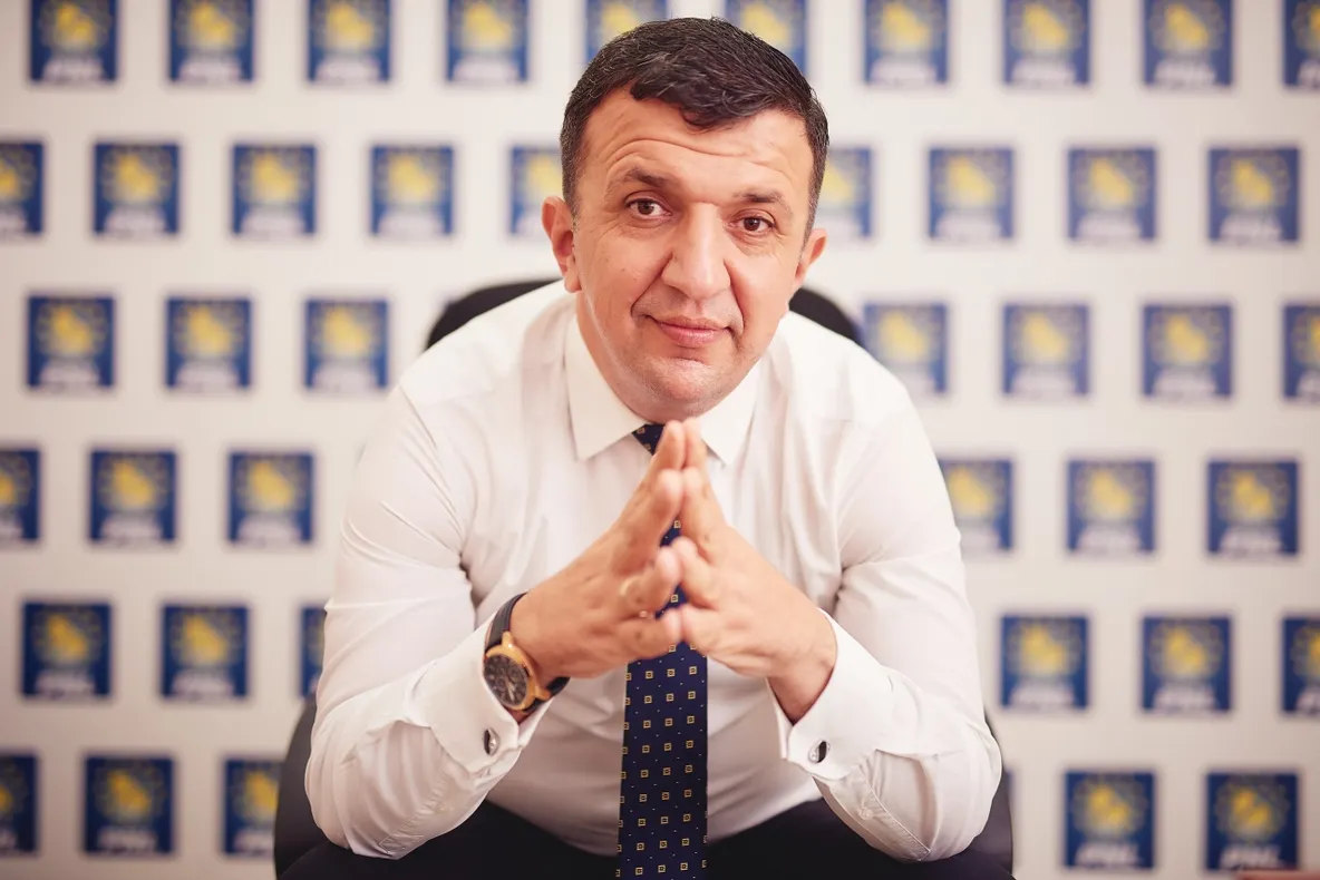 „Atacul la adresa culturii române continuă în același mod iresponsabil!“