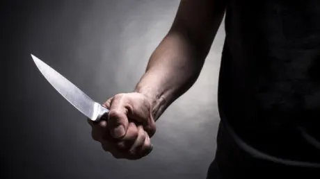 Un bărbat spune că ar fi fost tăiat de propriul fiu