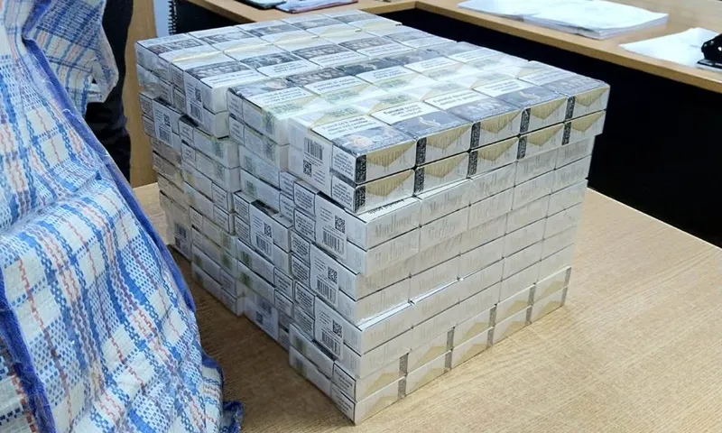 Tânăr ieșean, prins cu marfă de contrabandă