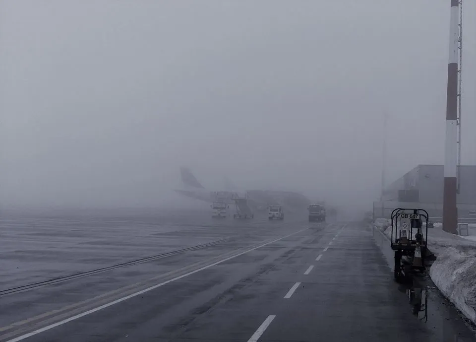 Probleme la aterizare pentru avioanele care ar fi trebuit să ajungă pe Aeroportul Iaşi