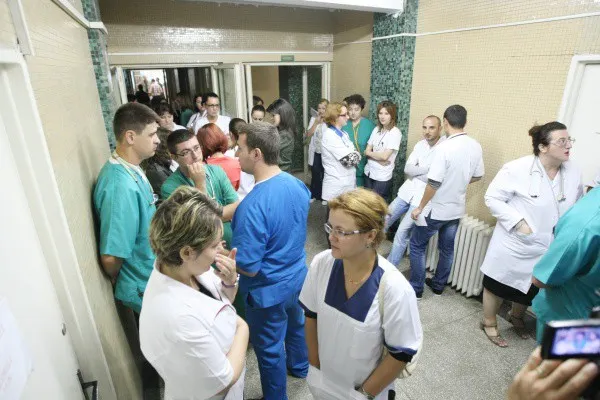 Se caută medici stagiari pentru două spitale ieșene