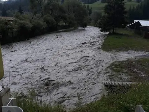 Inundații în mai multe localități ieșene