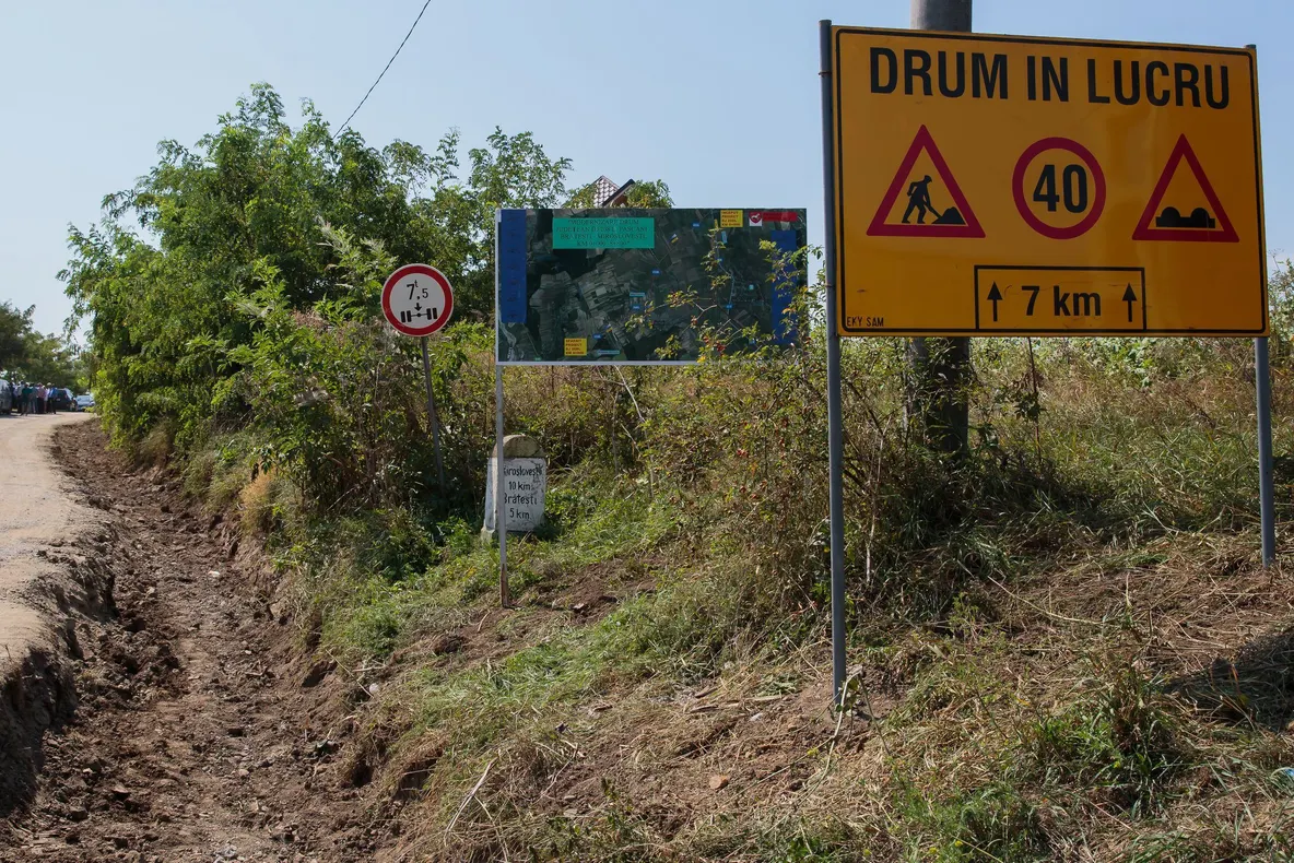Au început lucrările la drumul județean 208 L Pașcani- Brătești –Miroslovești