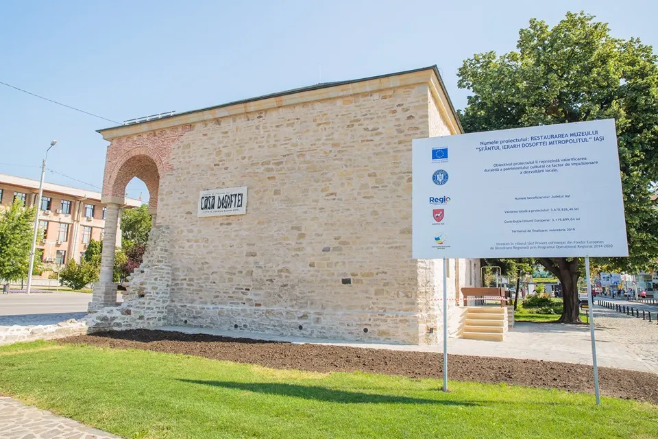 GALERIE FOTO: Au fost finalizate lucrările de reabilitare ale Casei Dosoftei