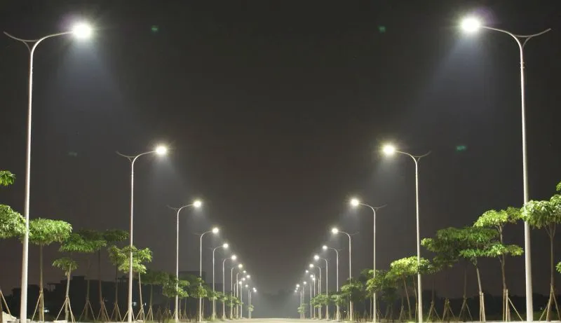 Primăria Iași a scos la licitaţie iluminatul public din Iași. Potul e de 106 milioane lei