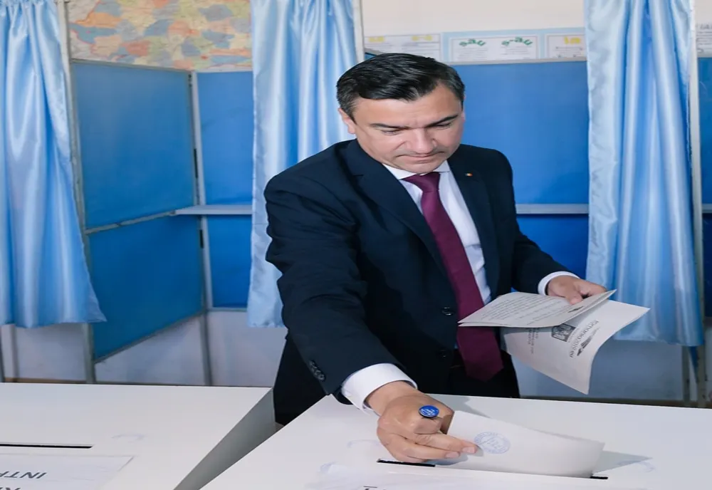 Primarul Iaşului a votat deja! Mihai Chirica: "Le recomand tuturor românilor să voteze!"