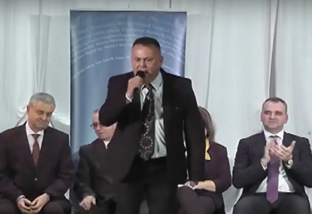Ce spunea primarul care a făcut sex cu două minore în campanie electorală: „Copiii pleacă în afară. Îi exploatează alţii!