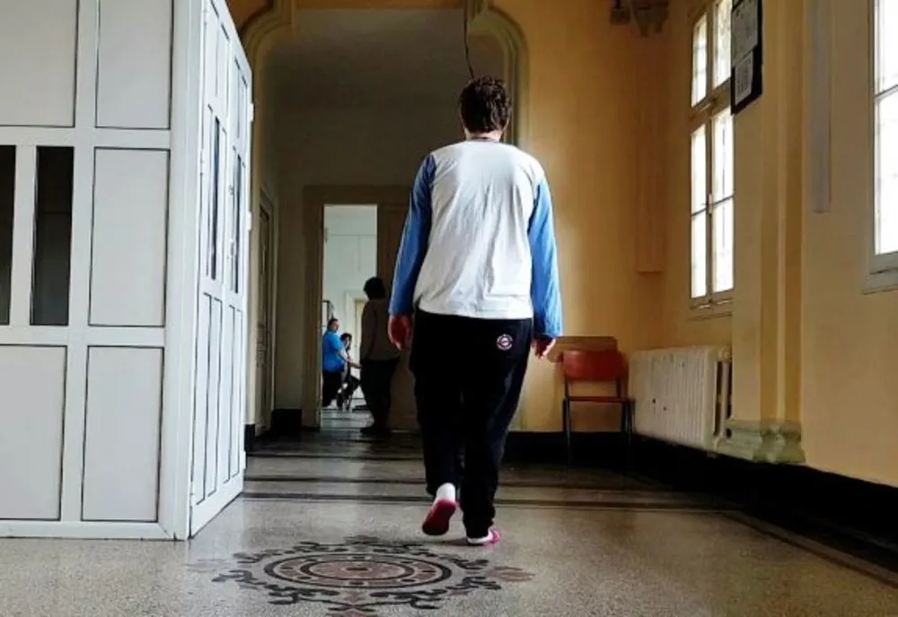 Drama unei ieșence! Și-a găsit fiul spânzurat și de atunci vrea să moară!