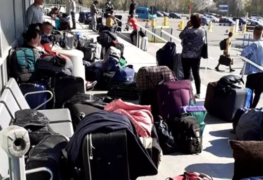 Încă o serie de muncitori sezonieri au plecat ieri de pe Aeroportul Iași