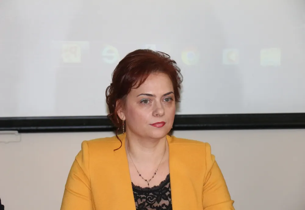 Șefa ISJ Iași îi lămurește pe elevi: „Examenele naționale se vor desfășura în formatul clasic, nu on-line”