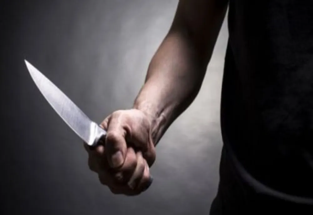 Tânără din Iași, la un pas să fie decapitată de fostul iubit! VIDEO