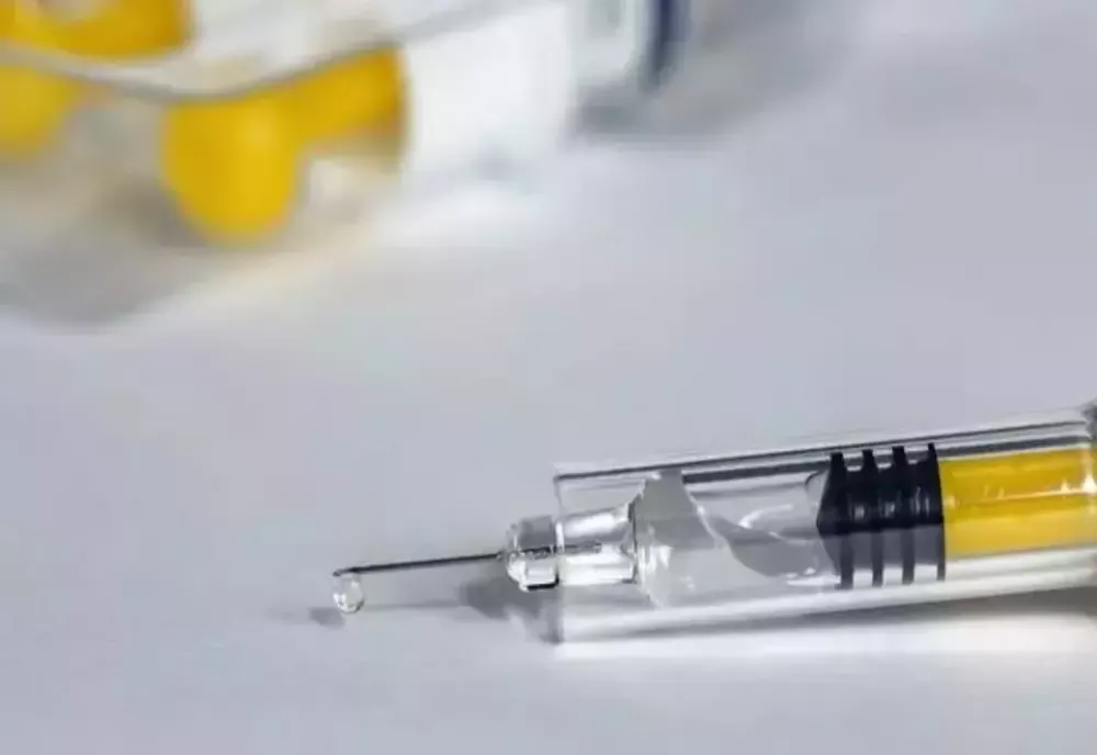 Ludovic Orban: ”Primele doze de vaccin anti-COVID-19 ar putea veni în decembrie. Vaccinarea nu e obligatorie, dar e gratuită”