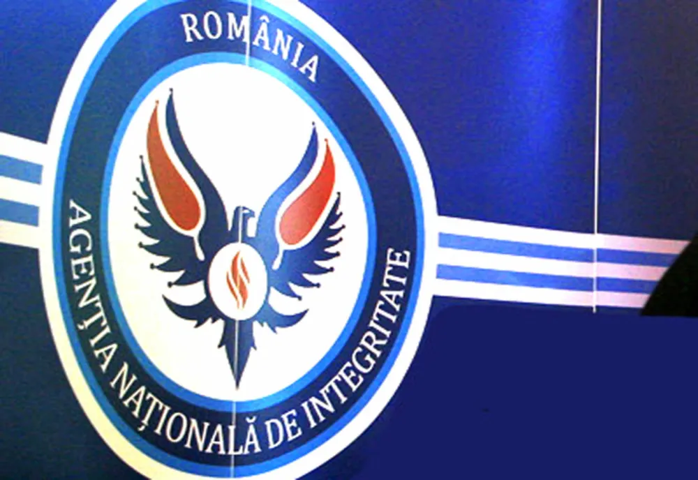 Directorul școlii din Dolhești, în conflict de interese și cu dosar penal