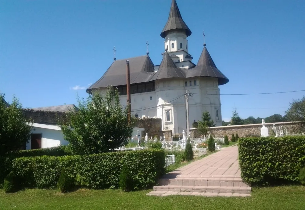 Jaf din cutia milei. Ce a făcut un bărbat cu banii furaţi dintr-o mănăstire din Iaşi 
