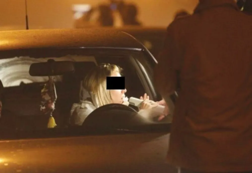 Atât de beată încât a pătruns pe contrasens și a provocat accident