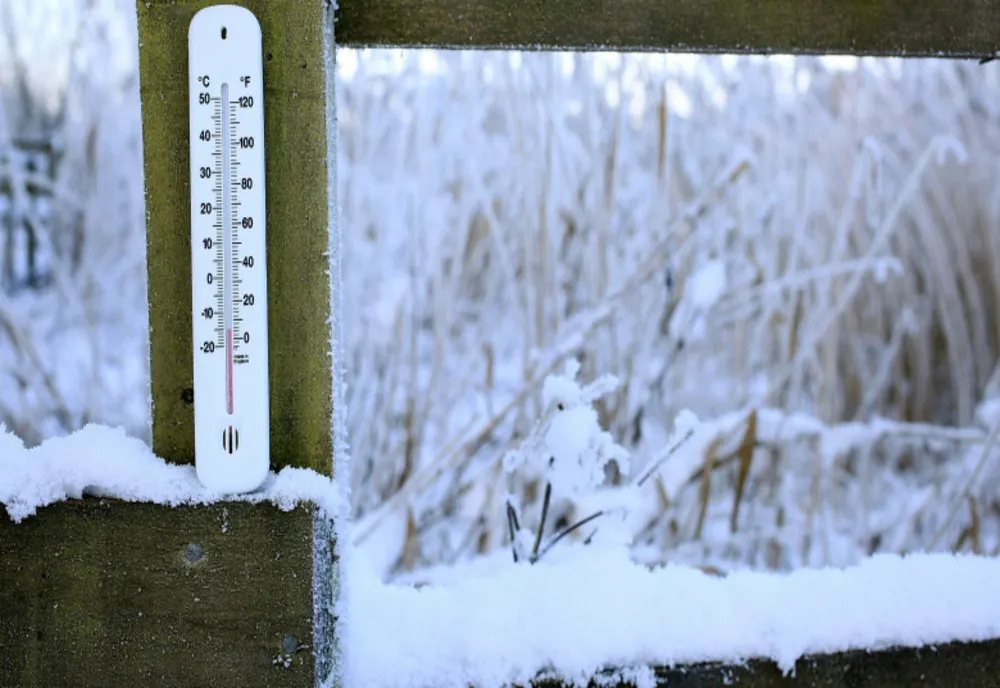 Avertizare meteo COD GALBEN de GER. Vreme deosebit de rece până luni dimineața