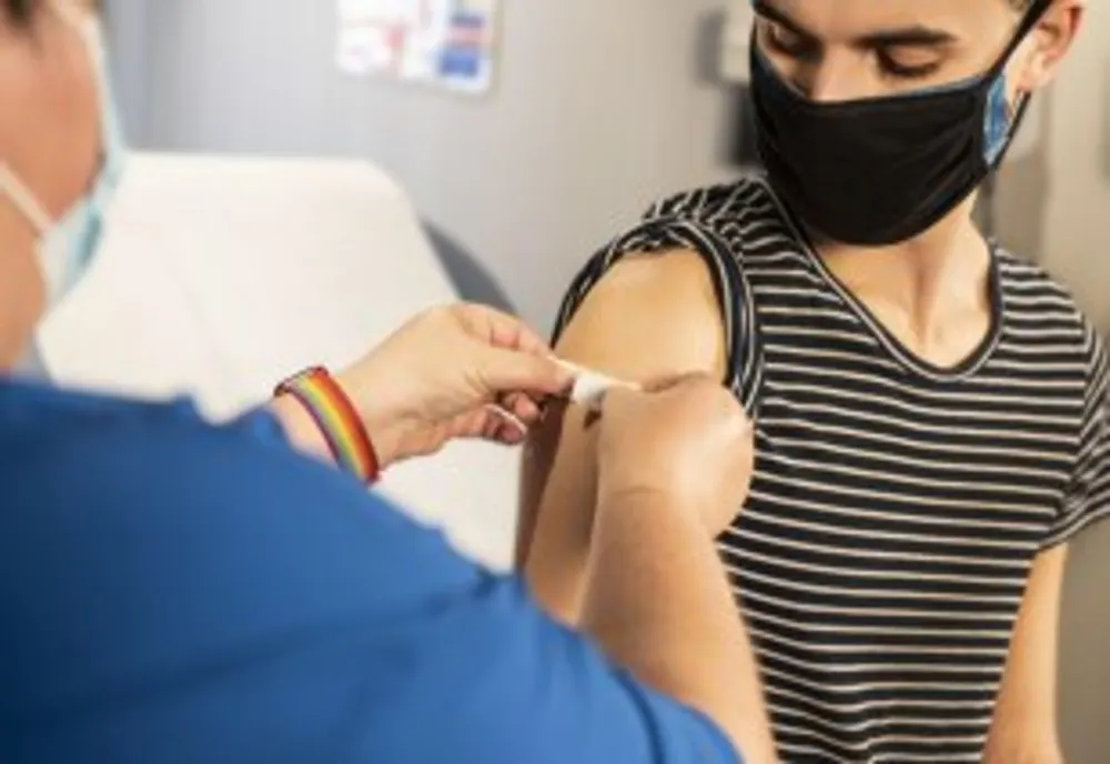 Maraton de vaccinare pentru adolescenți