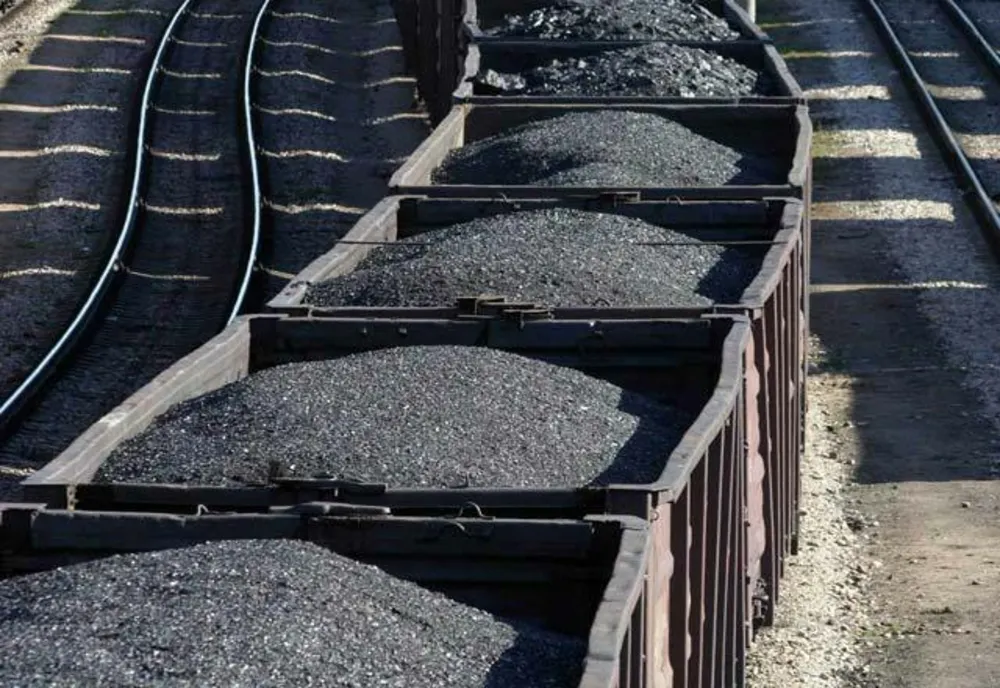 Municipalitatea ieșeană așteaptă oferte pentru achiziționarea a100.000 de tone de cărbune energetic