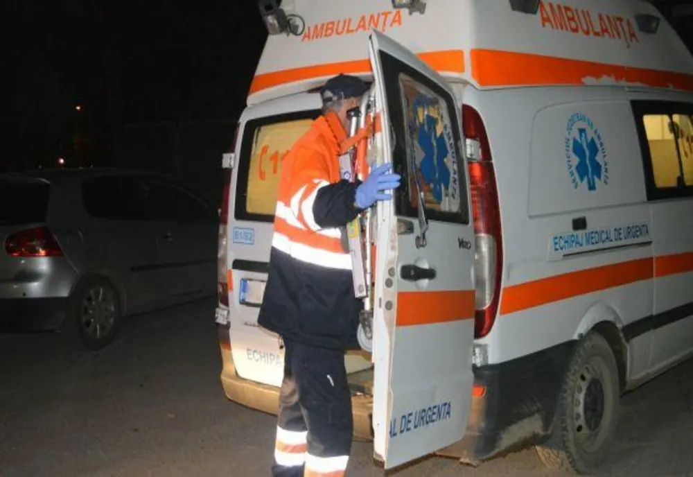 Două persoane au ajuns la spital în urma unui accident rutier! Șoferul vinovat nu avea permis corespunzător