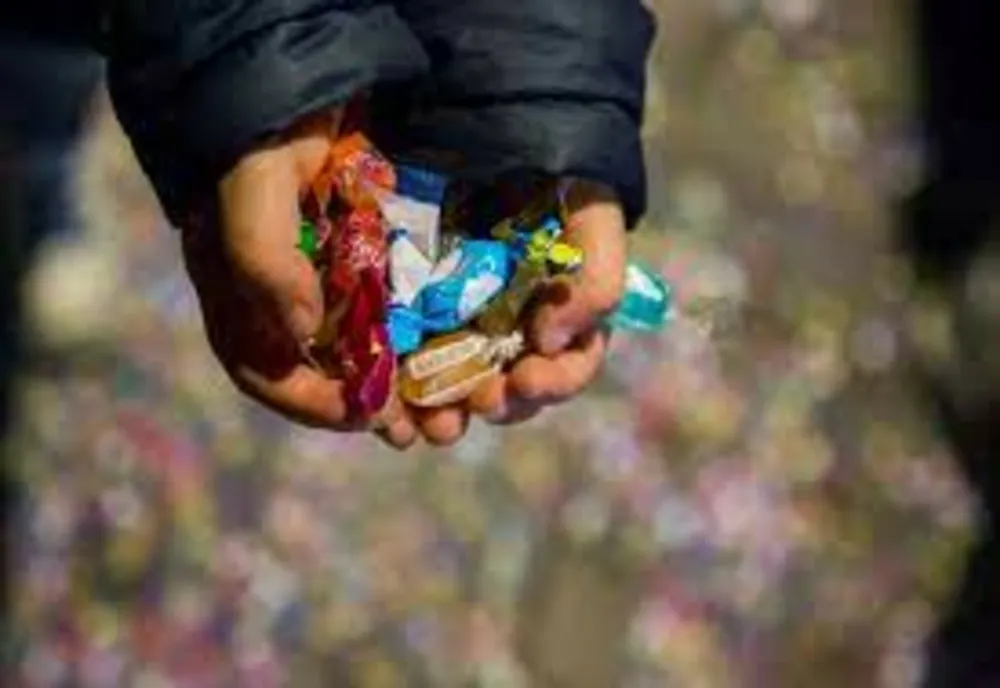 Sărbători DUREROASE pentru o familie din Iași, cu 13 suflete: O copilă de doar 12 ani, "mamă" pentru frații mai mici