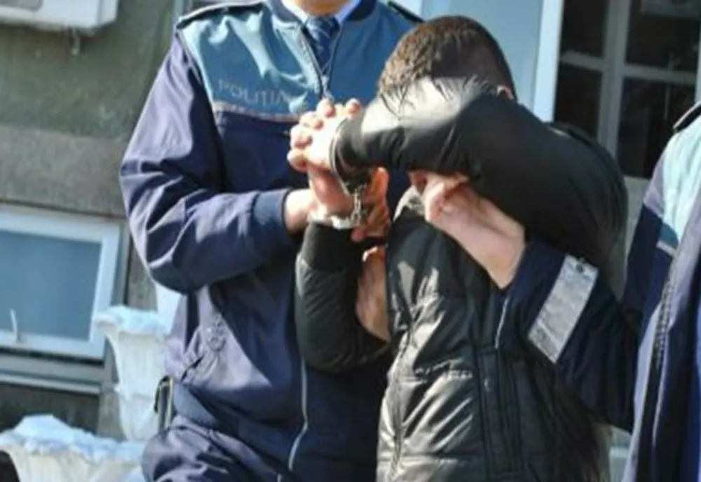 Un tânăr de 20 de ani, va sta aproape trei la închisoare pentru furt calificat
