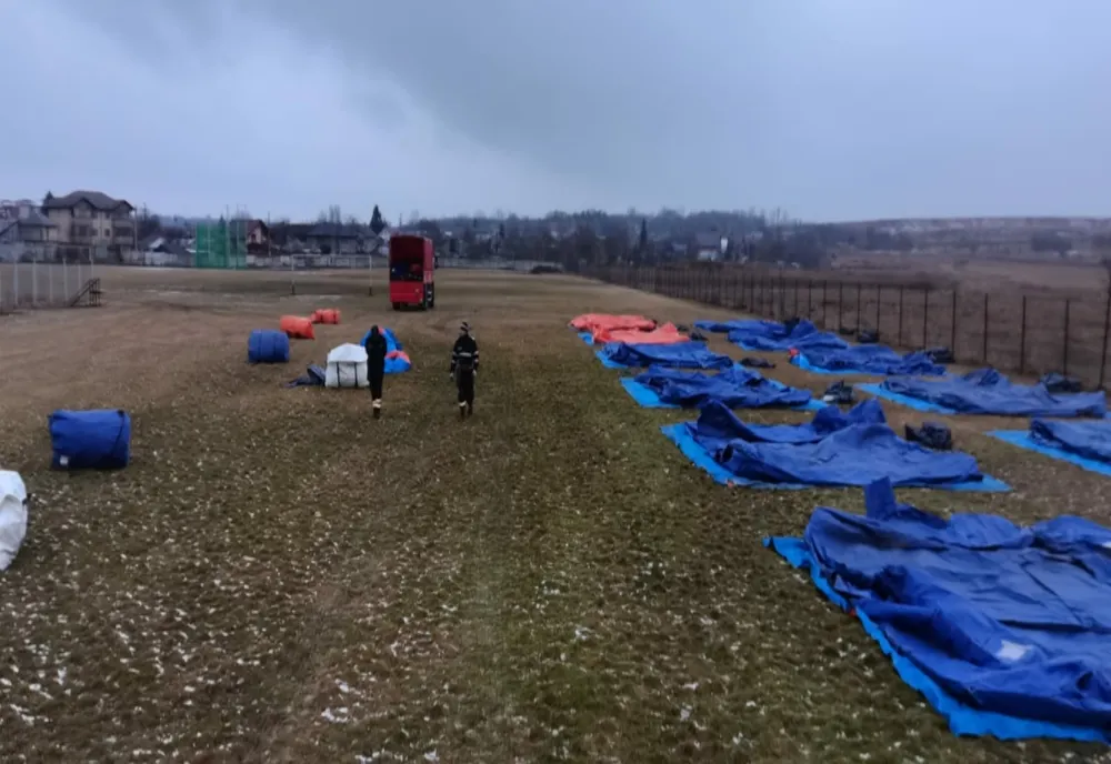 Tabără mobilă instalată pentru refugiații ucrainieni, pe Stadionul Tineretului din Iași