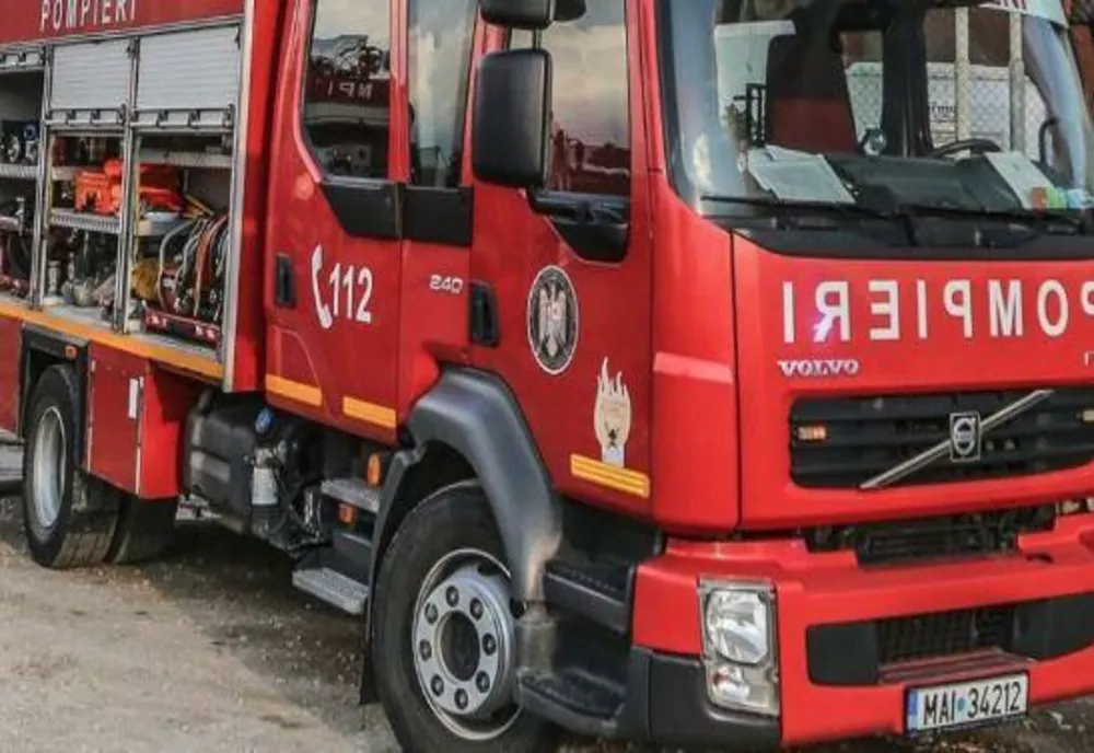 Intervenție a pompierilor la Zanea unde a luat foc o casă
