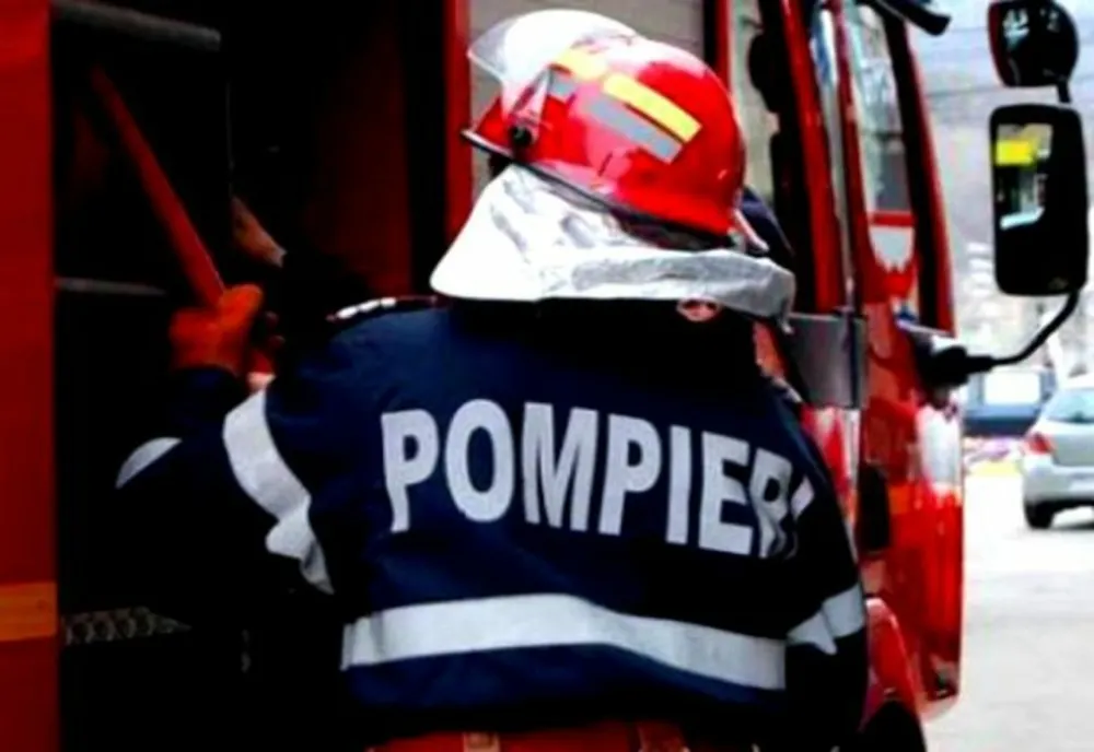 Incendiu la un panou electric din Piața Unirii