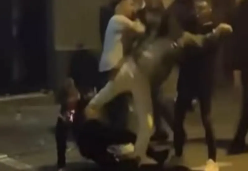 Doi tineri din județul Iași, bătuți măr într-un sat din Vaslui