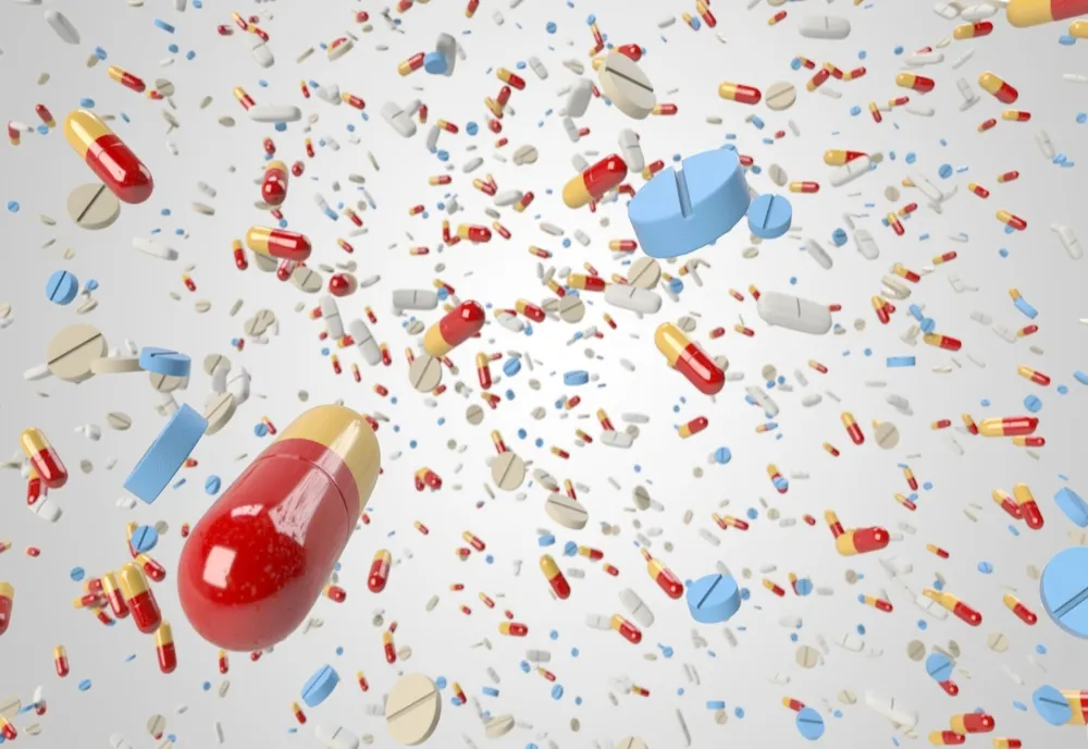 Românii riscă să rămână fără medicamente generice. Producătorii cer guvernului reducerea taxelor
