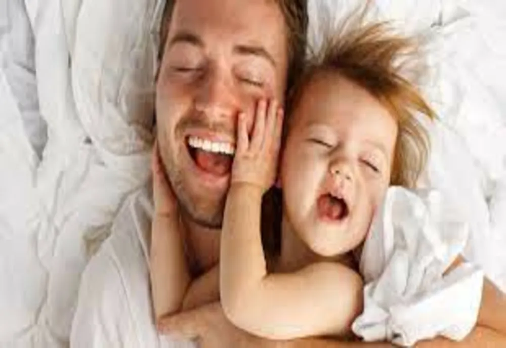 Concediul paternal. Tații vor avea dreptul la mai multe zile libere pentru îngrijirea copilului. Anunțul Guvernului