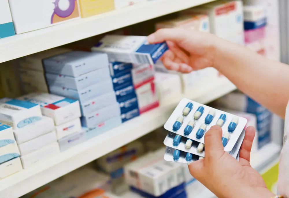 Avertisment sumbru în plină criză: DISPAR medicamentele ieftine din România în 2023 - Producătorii cer ajutor de la Guvern și ministrul Rafila