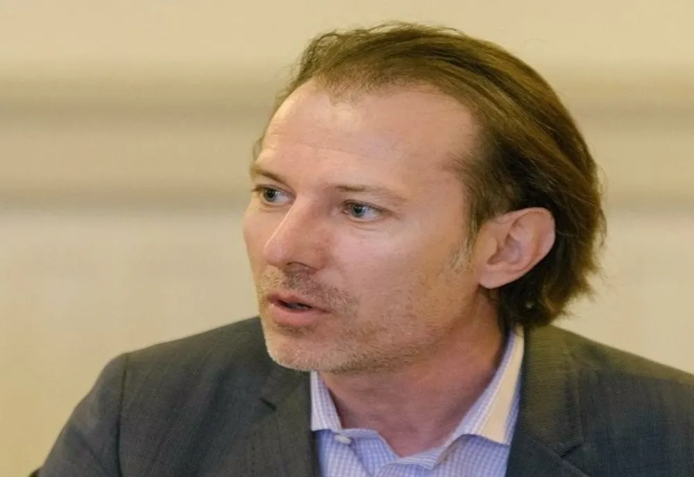 FLORIN CÎȚU: „REUȘITA NU ÎNSEAMNĂ SĂ RĂMÂI LA PUTERE CU PSD, CI SĂ FACI REFORME ADEVĂRATE”