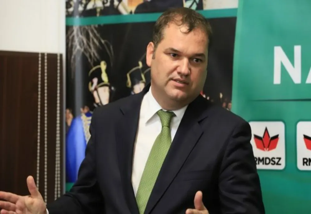 Ministrul Dezvoltării, Lucrărilor Publice şi Administraţiei, Cseke Attila, a semnat 43 de noi contracte de finanţare prin PNRR