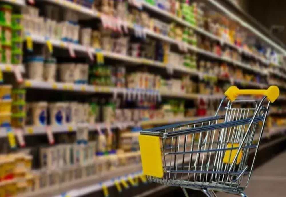 AUSTERITATEA LUI BOLOJAN LOVEȘTE PUTERNIC ÎN ROMÂNII CU VENITURI MICI. VOM PIERDE CEL PUȚIN 200 DE LEI DIN CAUZA SCUMPIRILOR 