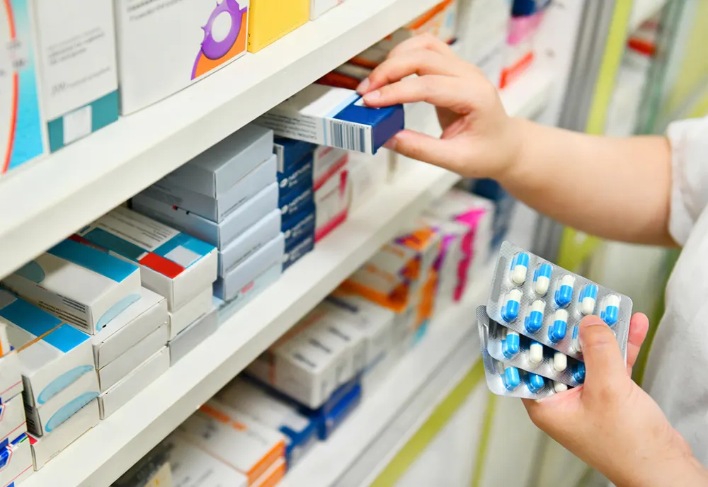 CNAS: MEDICAMENTELE COMPENSATE POT FI ELIBERATE FĂRĂ SĂ FIE NECESARĂ IMPRIMAREA REŢETEI. CE TREBUIE SĂ PREZINTE PACIENTUL LA FARMACIE