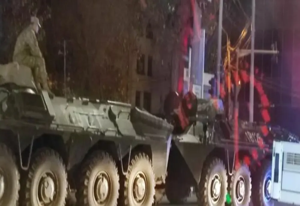 Accident grav, în Iași: un TAB al Armatei Române a făcut zob un autoturism condus de o femeie: o victimă, trafic blocat - FOTO