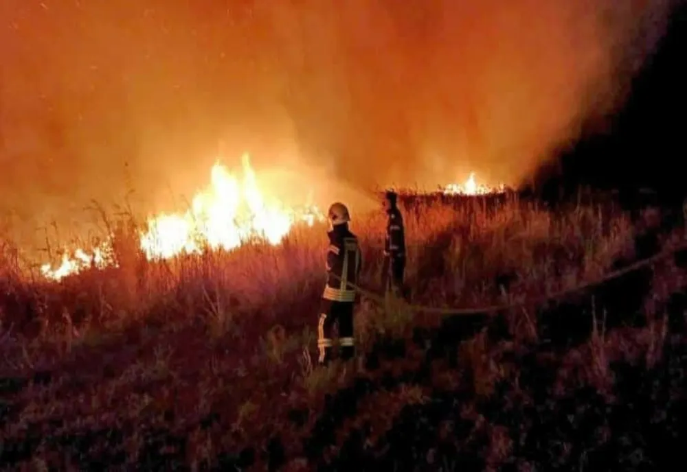 SUDUL EUROPEI CONTINUĂ SĂ FIE AFECTAT DE INCENDII SEVERE DE VEGETAŢIE